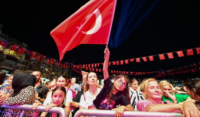 Kurtuluş Günü'nde Mehmet Çevik Fırtınası