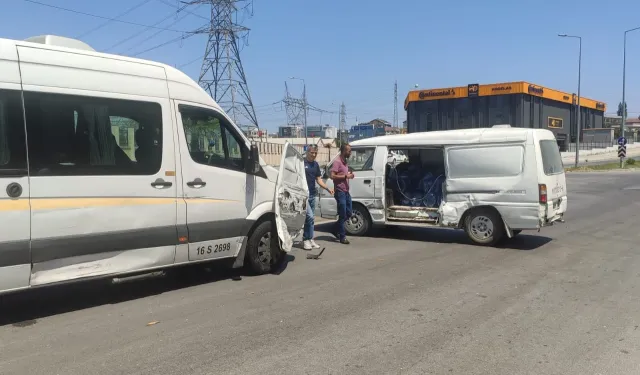 Kapısını arayan şoför, servis minibüsünde buldu