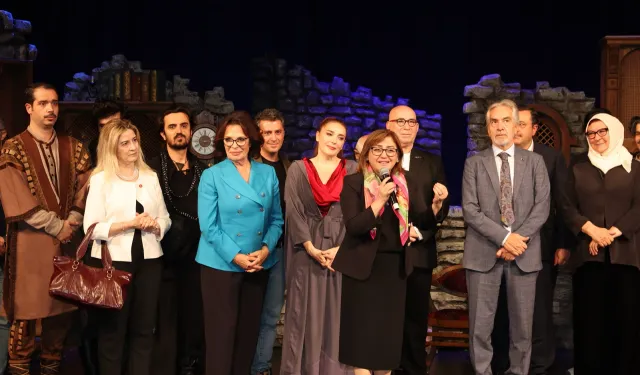 'Gazale - Uzun Gece' Gaziantep'te sahnelendi