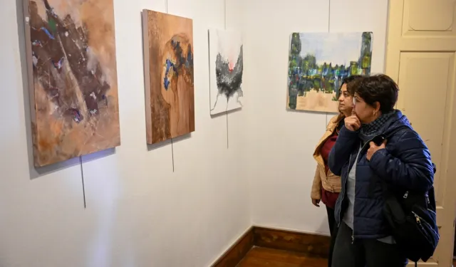 İzmir Bornova'da 'Renk ve Tekniklerin Dansı'