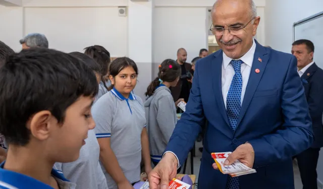 Malatya'da Başkan Er ortaokul öğrencilerini ziyaret etti
