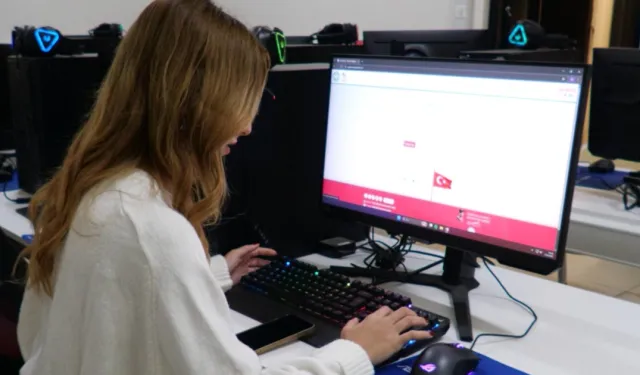 Manisa Büyükşehir'den ücretsiz online eğitim desteği