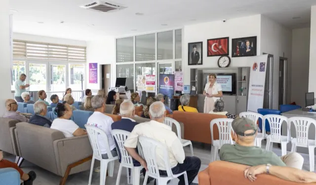 Mersin'de emekli evi üyelerine farkındalık eğitimi