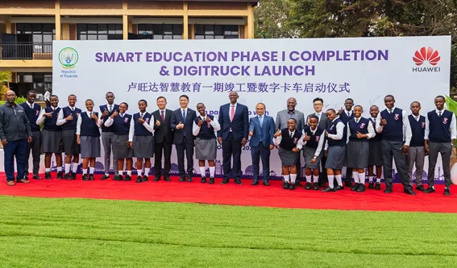 Ruanda, Akıllı Eğitim Projesi'nin tamamlanmasını ve DigiTruck lansmanını kutluyor