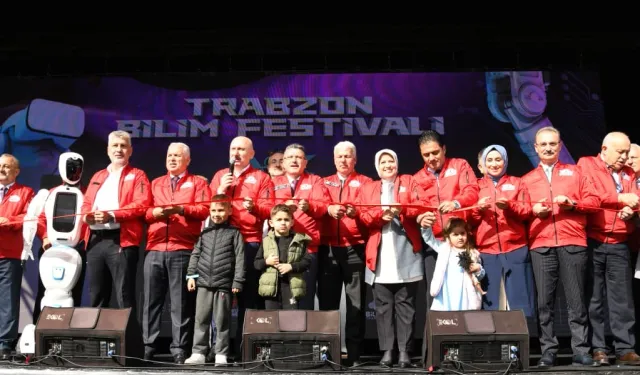 Trabzon'da bilim coşkusu: Festivalle gençlere yeni ufuklar açılıyor