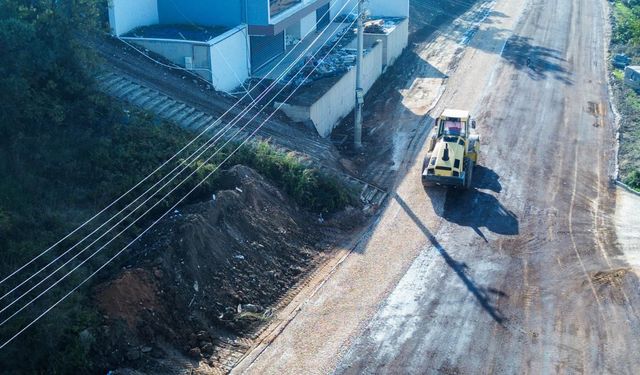 Bursa Gemlik Belediyesi'nden Kurşunlu'da Yol Çalışması