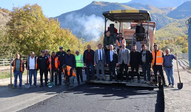 Artvin'de Vali Ergün'den Ardanuç'ta asfalt mesaisi