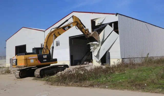 Bursa Nilüfer'de imara aykırı iki yapıya yıkım!