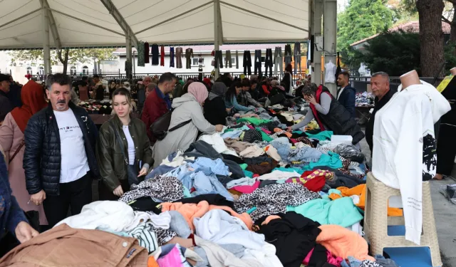 Bursa Nilüfer'in 7'nci giyim pazarı açıldı