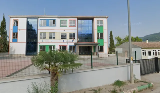 Bursa'da 23 öğrenci hastanelik oldu! Numuneler inceleniyor