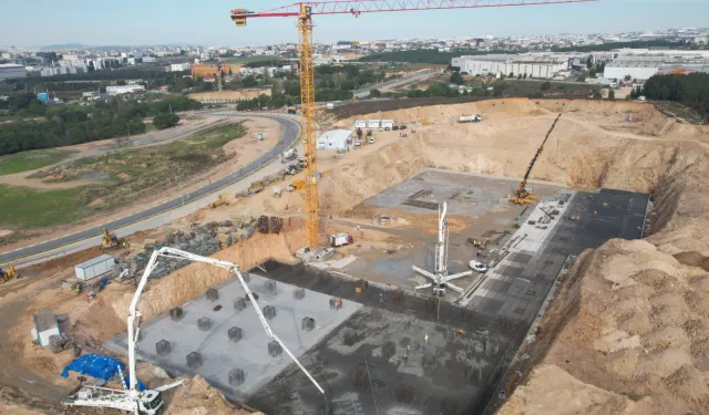 Çayırova Devlet'in temel betonu dökülüyor