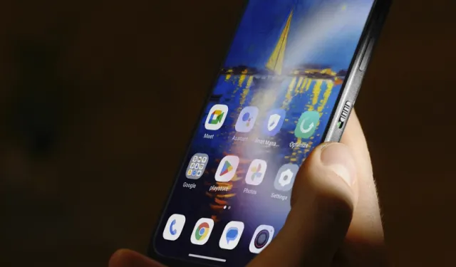 Çocuklar internette daha fazla zaman geçirirken ebeveynler güvenlik için yeni arayışta