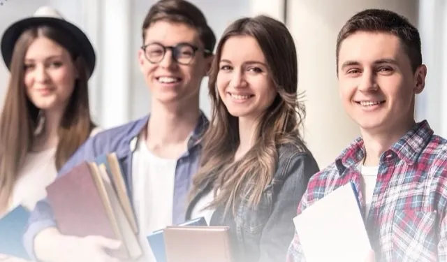 Denizli Büyükşehir'den LGS ve YKS öğrencilerine test kitabı desteği