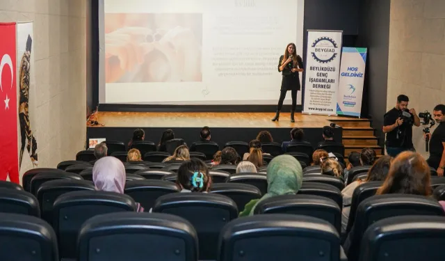 İstanbul Beylikdüzü'nde 'Evlilik Okulu' başladı