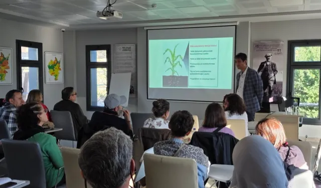 İzmir Efes'te Üretici Pazarı'nda geri dönüşüm haftası