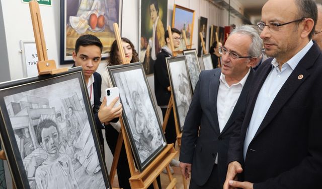 “Kim Var?” Sanat Etkinliği Bursa’da Yoğun İlgiyle Gerçekleşti