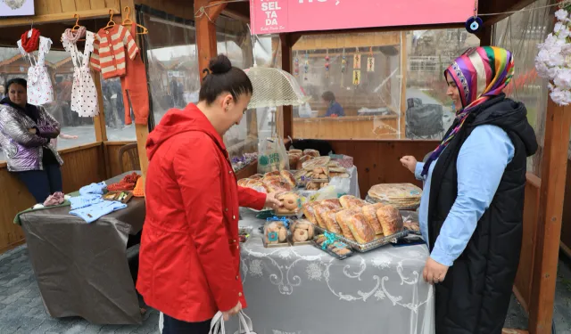 Kayseri Talas'ın Maharetli Eller Kadın Üretici Pazarı'na büyük ilgi