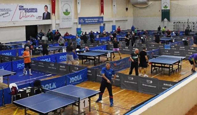 Masa tenisinin ustaları Osmangazi'de buluştu