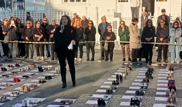 Mudanyalı kadınlar şiddete karşı 7 saat nöbet tuttu