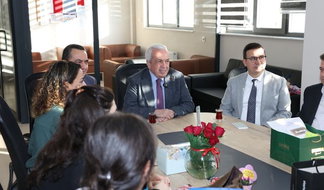 Başkan Şadi Özdemir: “Geleceği kuran öğretmenlerdir”