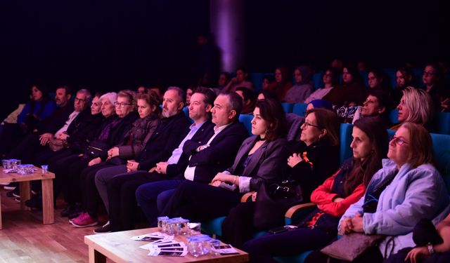 Bursa Osmangazi’de Tiyatro Keyfi Yaşandı