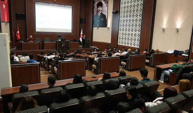 Ankara Keçiören'de stajyer öğrencilere sağlık eğitimi