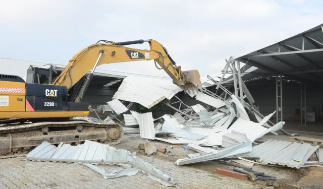 Bursa Nilüfer'de 2 kaçak yapı yıkıldı