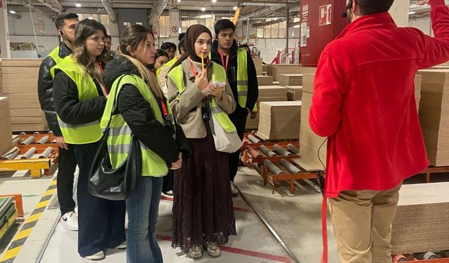 Çilek, geleceğin mühendislerini üretim sahasında ağırladı