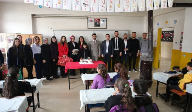 Çocuklara 'İyi ki doğ-Muş' ile sürpriz ziyaret