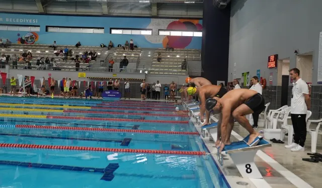 İstanbul'da şampiyonluğa kulaç attılar