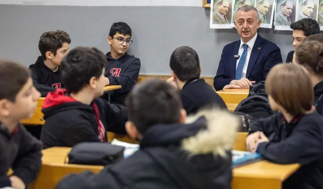 İzmir'de sınıf başkanının vaadi Başkan Büyükakın ile yerine geldi