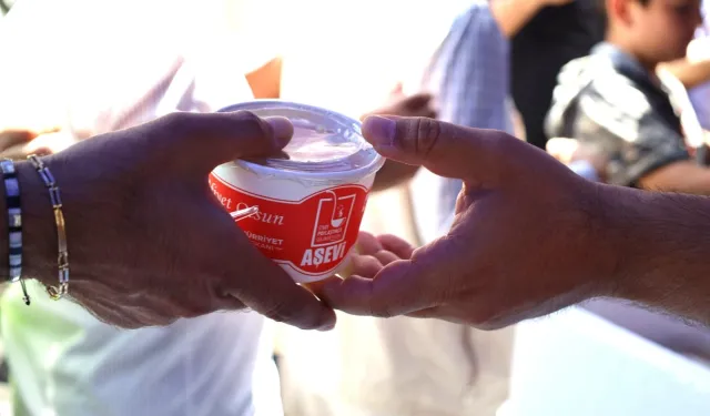 İzmit Belediyesi bugün kandillik helva ikram edecek