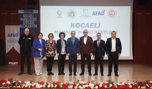 Kocaeli Çayırova'da 'Mahalle Halkı Afetlere Hazırlık Eğitimi' programı başladı