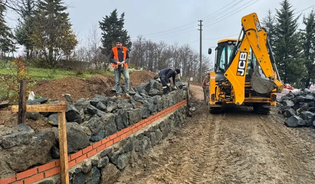 Kocaeli'de mezarlıklara 6 bin metreküp taş duvar