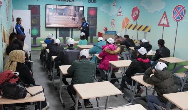 Kocaeli'de özel bireylere trafik bilinci eğitimi