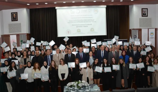 Konya'da ahşap sanatlarını yaşatan projede 118 kursiyer sertifikalandı