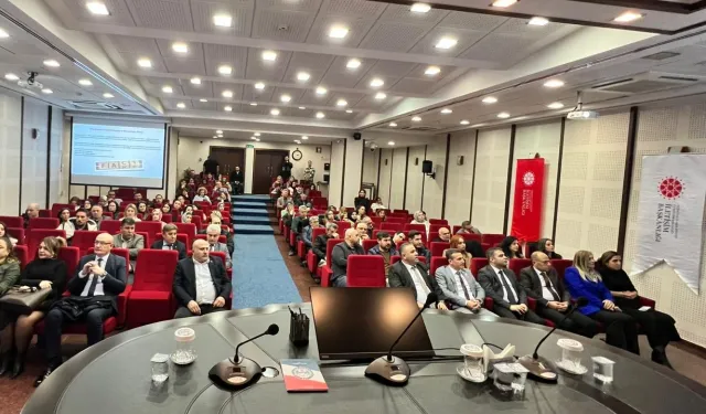 Trabzon'da İletişim'den dezenformasyon ve dijital dolandırıcılıkla mücadele eğitimi