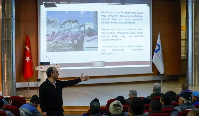 Antalya Büyükşehir'den ilaçlama personeline biyosidal ürün kullanımı eğitimi