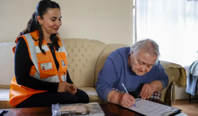 Antalya'da otobüste unutulan cüzdan sahibine teslim edildi