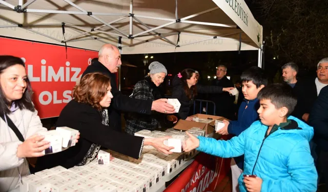 Bursa Osmangazi'den vatandaşlara kandil simidi dağıtıldı
