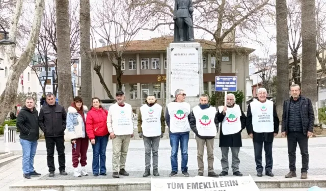 Emekliler Mudanya'daki eylemlerini sürdürüyor