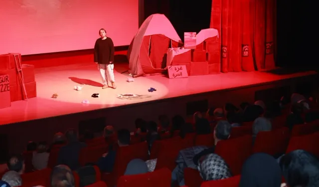 Gazze'de kadın olmanın hikayesi sahneye taşındı
