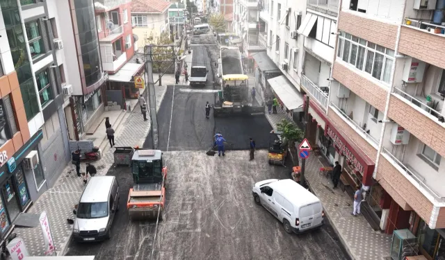 İzmir'de ulaşımı rahatlatan asfalt atağı