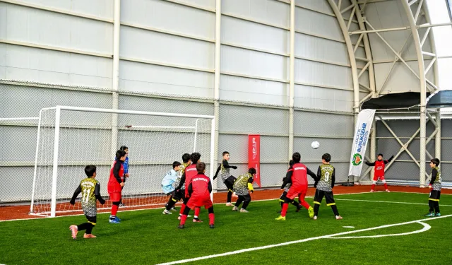 Malatya'da 'Minikler Yarıyıl Futbol Şenliği' turnuvası başladı