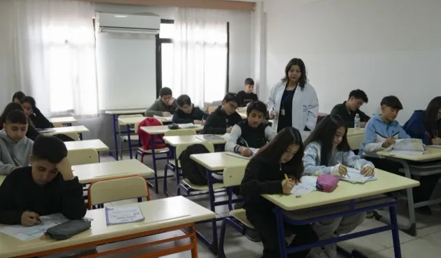 Mersin'de 8 bin 600 öğrenciye ücretsiz sınav desteği