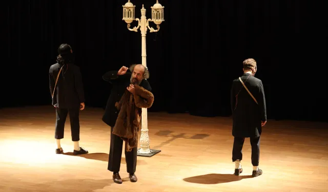 Sakarya'da 'Carmen' tiyatroseverlerden alkışları topladı