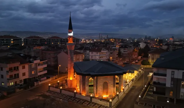 Bedri Huy ve Ailesi Camii ibadete açıldı