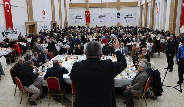 Ankara Keçiören'de emekli askerler aynı sofrada
