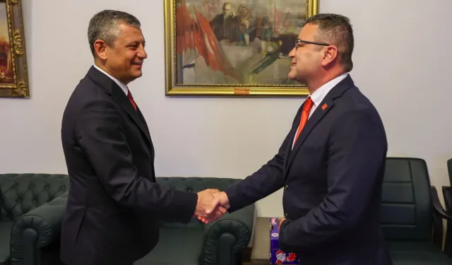 CHP Genel Başkanı Özgür Özel'e Kumluca raporu