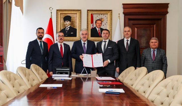 İnegöl'e yeni Aile Sağlığı Merkezi geliyor! İmzalar atıldı